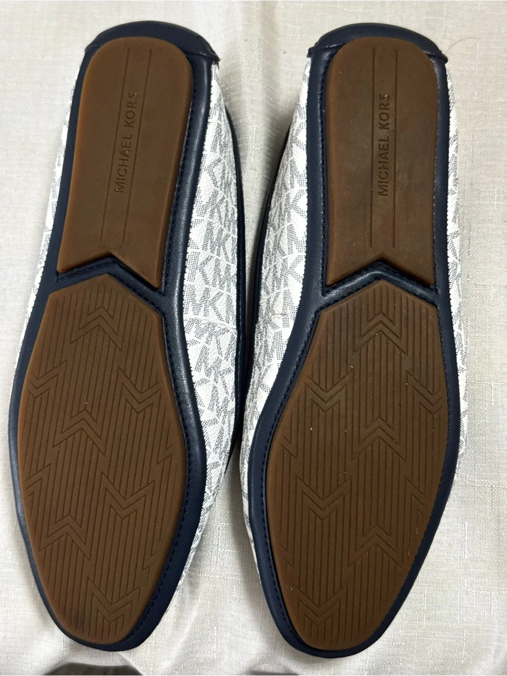 Michael Kors Lillie Moc MK Signature White Navy Flats Women’s Size 7